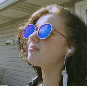 Meet your Posher, Kim